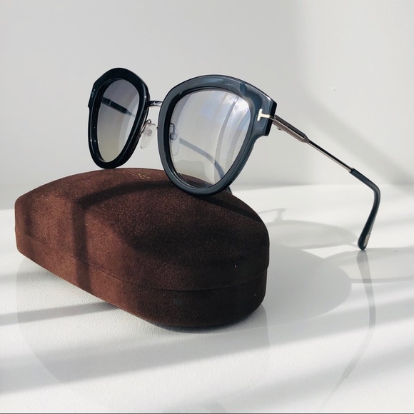 New TOM FORD Mia Rounded Black Sunglasses - Picture 3 of 16